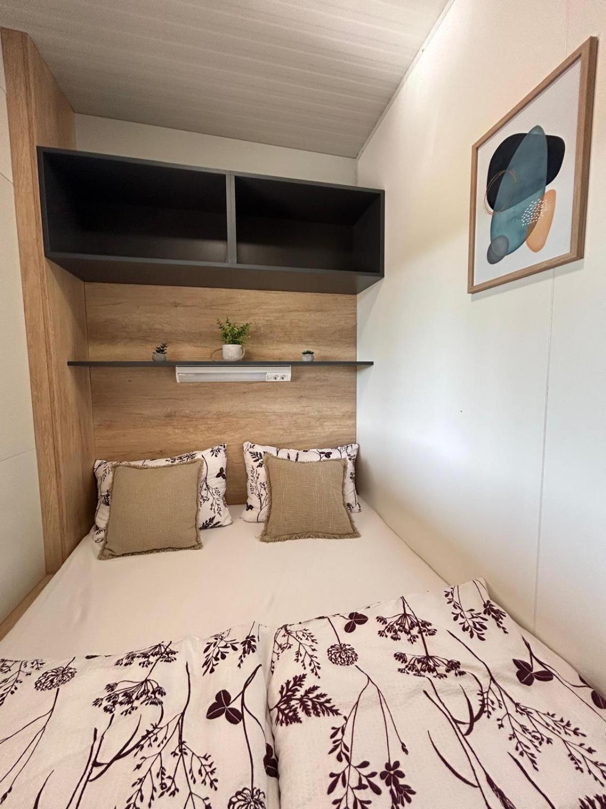 Mobile Home Vilmaris Pakoštane Eksteriør billede