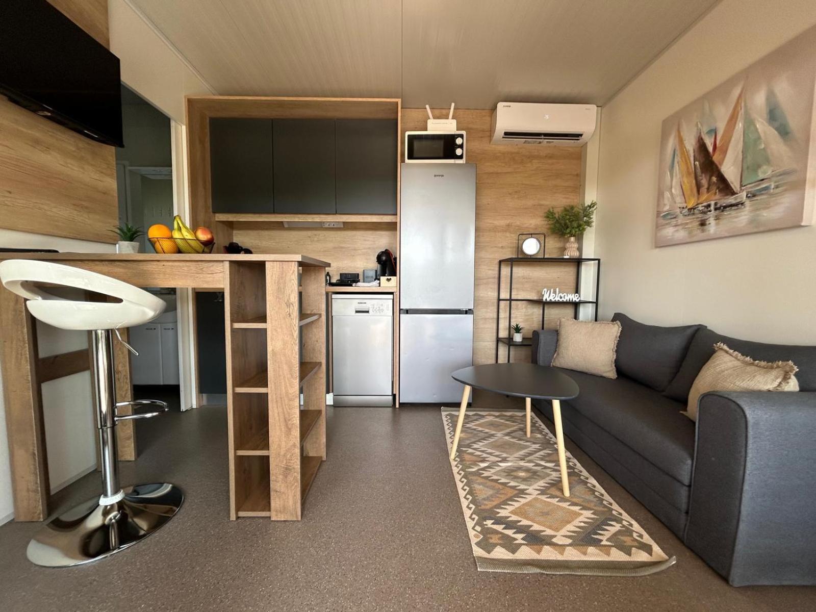 Mobile Home Vilmaris Pakoštane Eksteriør billede